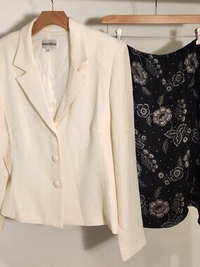 90s Vintage Danny & Nicole SKIRT SUIT with Crape Blazer Women's Size 14